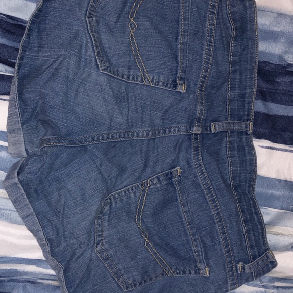 LOB Jean Shorts - Picture 3 of 4